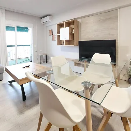 2 Bedroom Cozy In La Pobla De Farnals Apartment *
